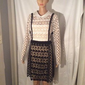 Women’s NWOT midi lace dress with peekaboo sides